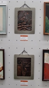 星野・田村さんの銅版レリーフ